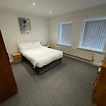 No 2 - Large 1 Bed Near Sefton Park And Lark Lane