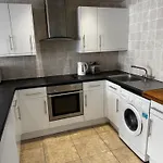 No 2 - Large 1 Bed Near Sefton Park And Lark Lane