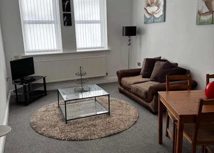 No 2 - Large 1 Bed Near Sefton Park And Lark Lane